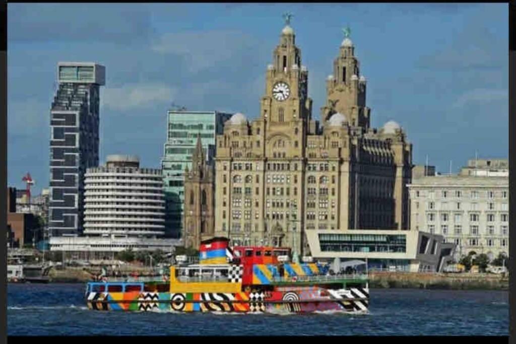 Liverpool, Superb City Centre Apartment With Parking Екстериор снимка